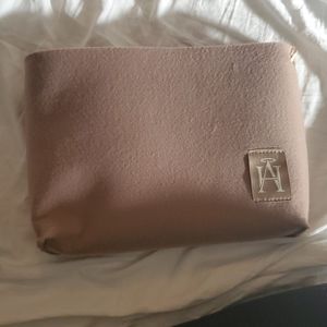 Handbag Angels Louis Vuitton toiletry pouch 26